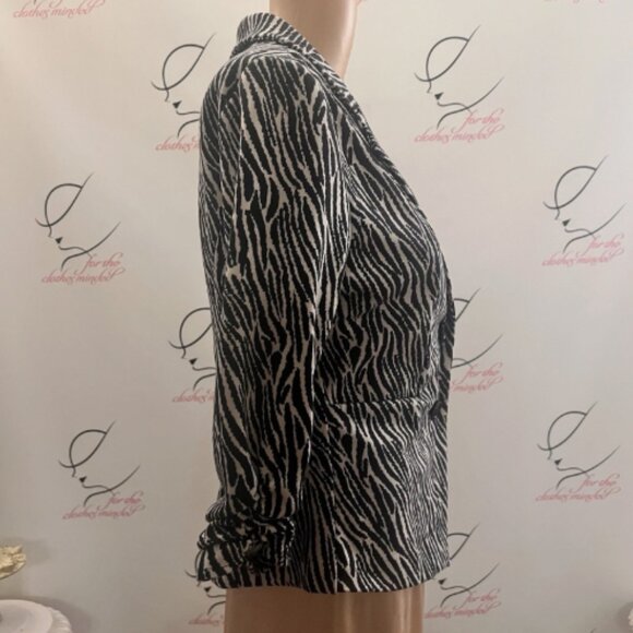 Cato. Size Small. Zebra Print. Poly Spandex. Push up 3/4 Sleeve Jacket. B46 - Picture 4 of 6